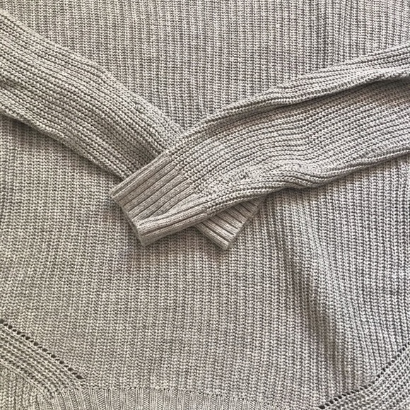 Hollister grey knit sweater (s) - Picture 4 of 4
